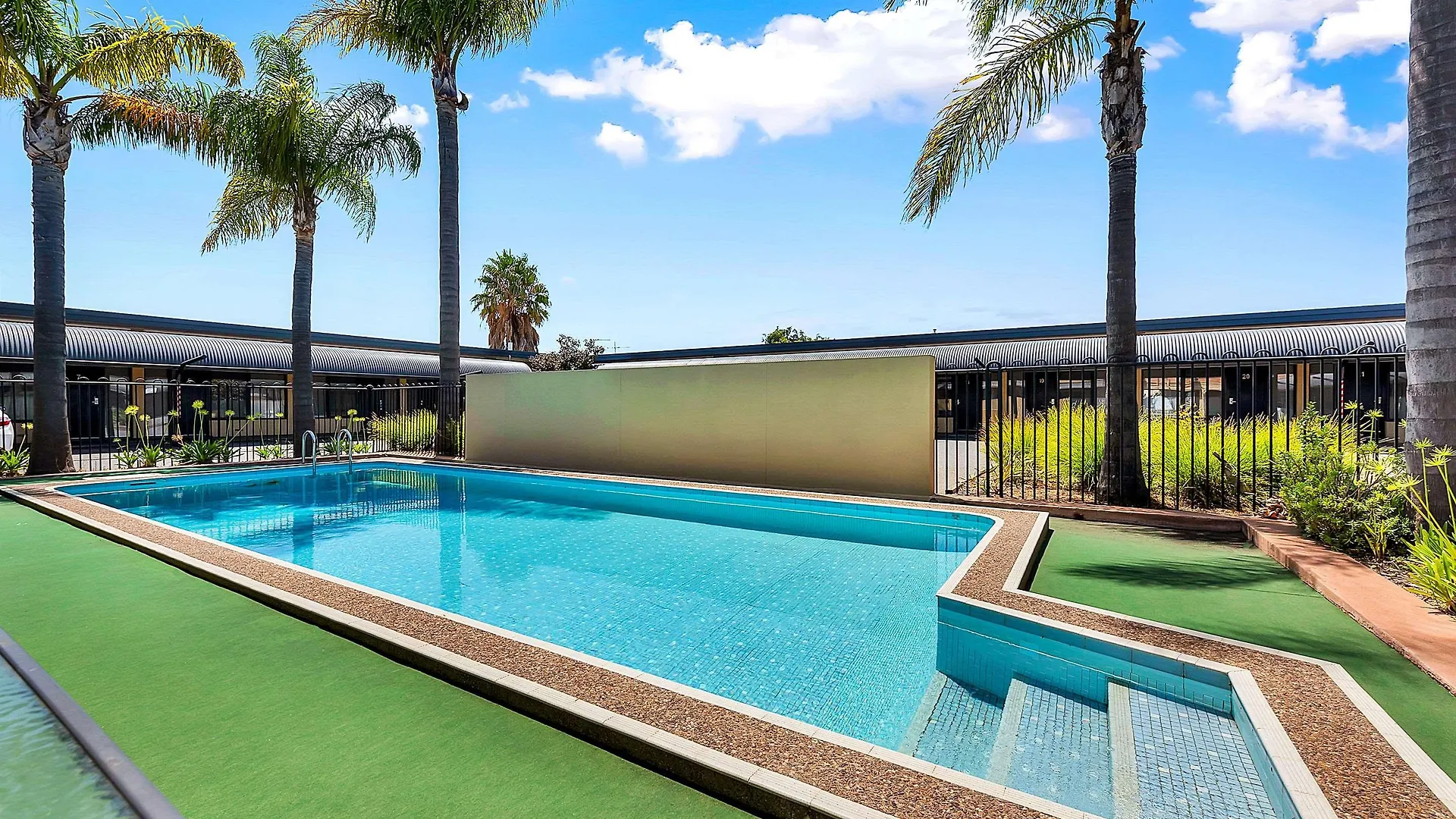 Comfort Inn & Suites Manhattan Adelaide